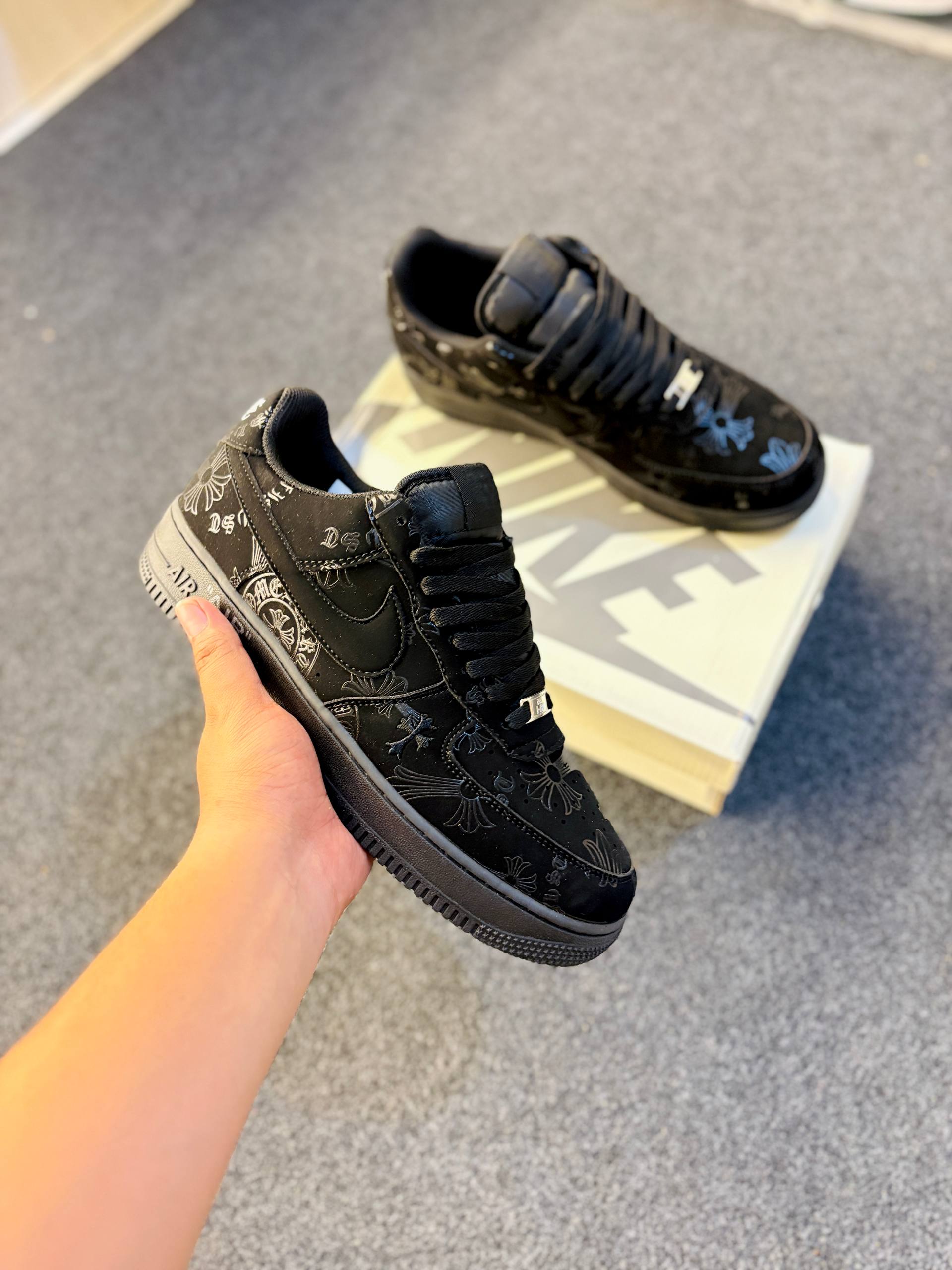 photo_6147651703591866877_w